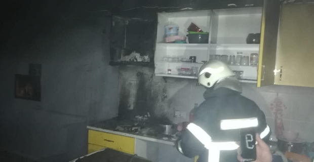 Apartmanda yangın çıktı: Mutfak kullanılmaz hale geldi