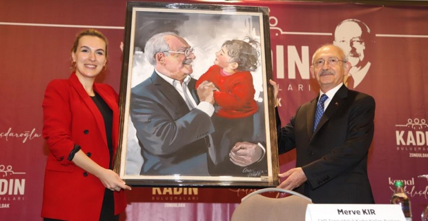 Merve Kır, Kılıçdaroğlu'na tablo hediye etti