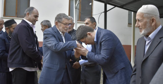 Adalet Bakanı Tunç, baba ocağında bayramlaşma programına katıldı