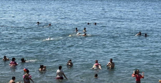 Kapuz Plajı'nı 105 binden fazla kişi ziyaret etti