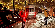 UMKE ekipleri kanser hastasını 600 metre sedyeyle ambulansa taşıdı