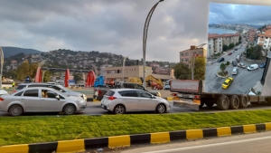 İş makinesi sıkıştı: Zonguldak Trafiği felç oldu…